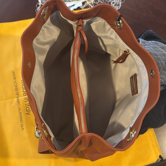 Valentino leather Carmel color Tote Bag with Gold Chain with dust bag - Picture 3 of 8